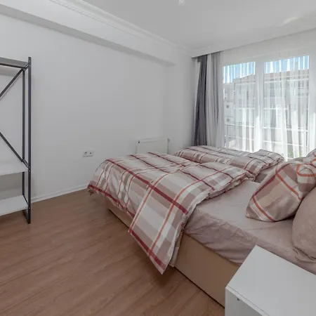 Gorgeous 2 Bedroom Flat In Center 250m To Sea And Nearby Beaches K5 Apartment *