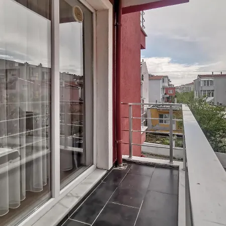 Gorgeous 2 Bedroom Flat In Center 250m To Sea And Nearby Beaches K5 Apartment *