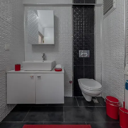 Gorgeous 2 Bedroom Flat In Center 250m To Sea And Nearby Beaches K5 * Canakkale