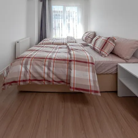 Gorgeous 2 Bedroom Flat In Center 250m To Sea And Nearby Beaches K5 Apartment